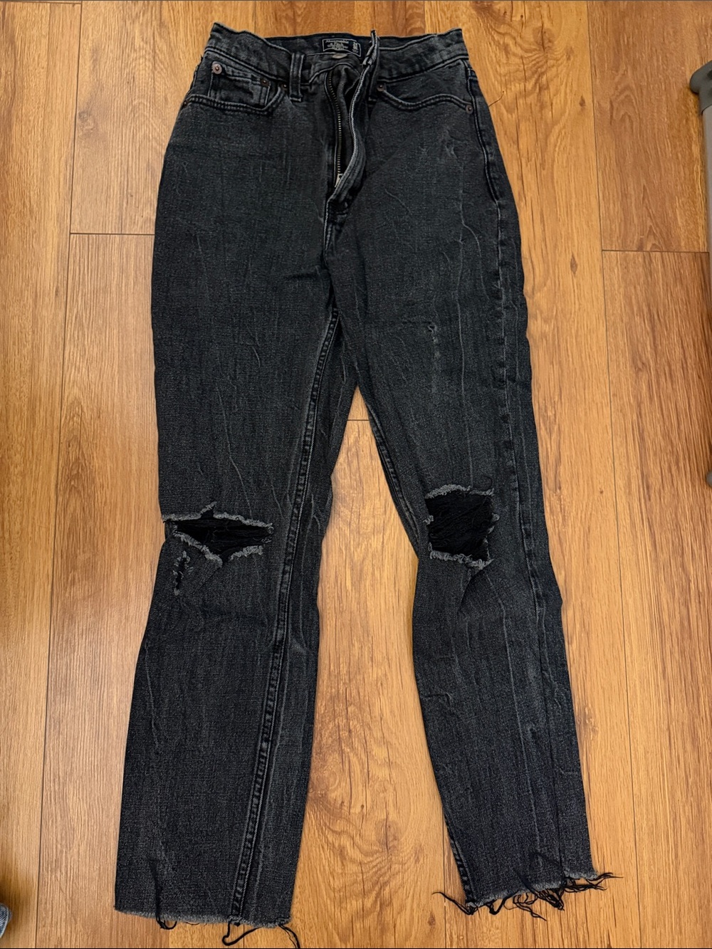 Abercrombie & Fitch Distressed mom jeans ultra high rise